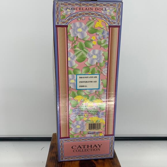 Cathay Collection Indian/Native American 16" Porcelain Doll IDDA w/ Box and COA - Picture 2 of 7